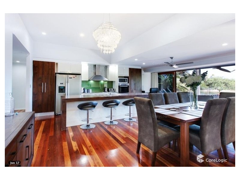 5 Savoy Drive, Broadbeach Waters QLD 4218