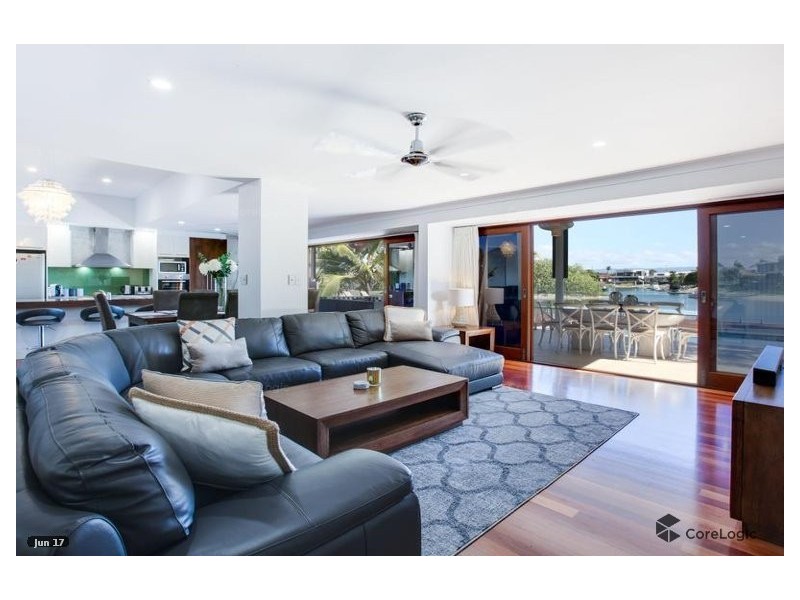 5 Savoy Drive, Broadbeach Waters QLD 4218