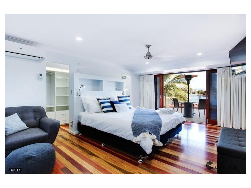 5 Savoy Drive, Broadbeach Waters QLD 4218