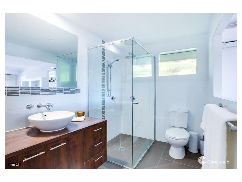 5 Savoy Drive, Broadbeach Waters QLD 4218