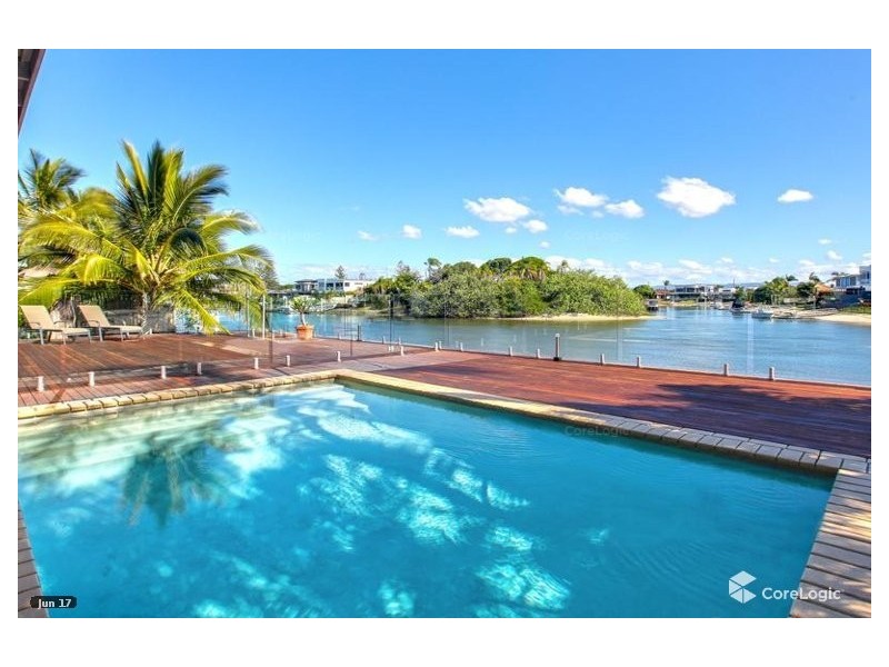 5 Savoy Drive, Broadbeach Waters QLD 4218