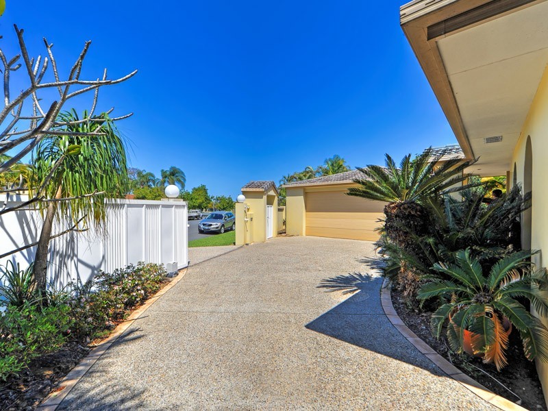 10 Forster Avenue, Sorrento QLD 4217
