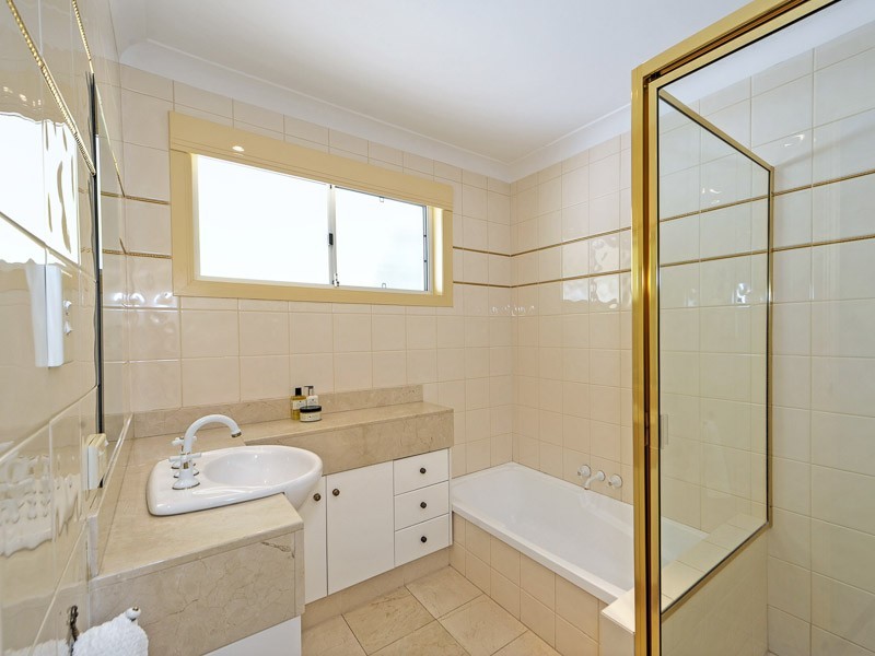 10 Forster Avenue, Sorrento QLD 4217