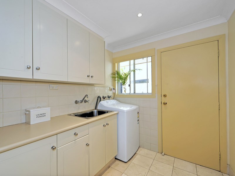 10 Forster Avenue, Sorrento QLD 4217