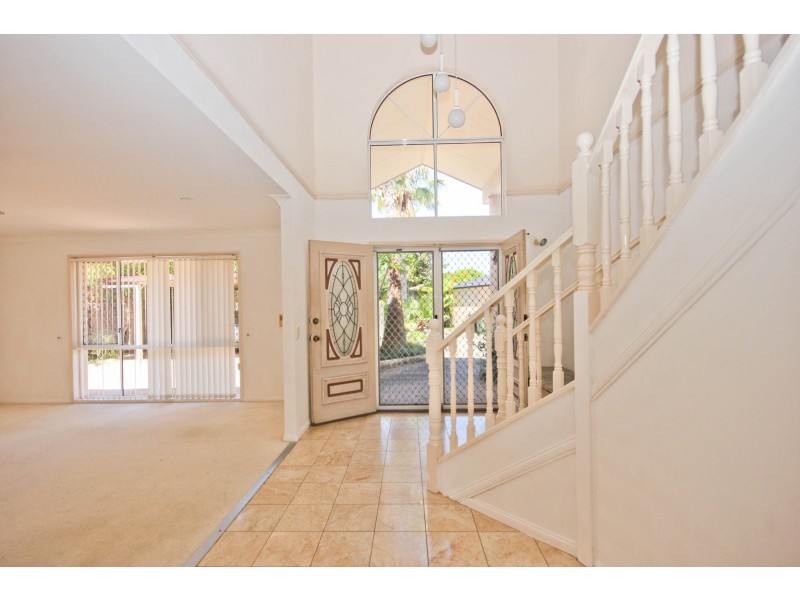 96 Port Jackson Blvd, Clear Island Waters QLD 4226