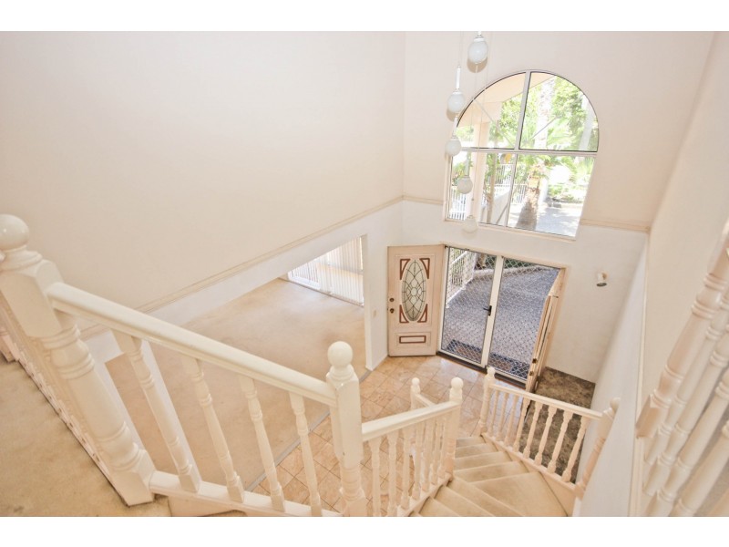 96 Port Jackson Blvd, Clear Island Waters QLD 4226
