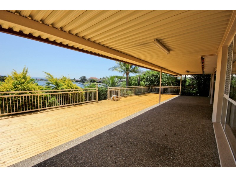 96 Port Jackson Blvd, Clear Island Waters QLD 4226