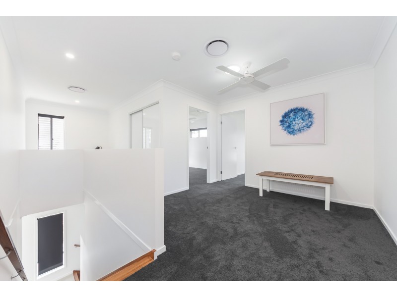 2/2 Pilgrim Place, Southport QLD 4215
