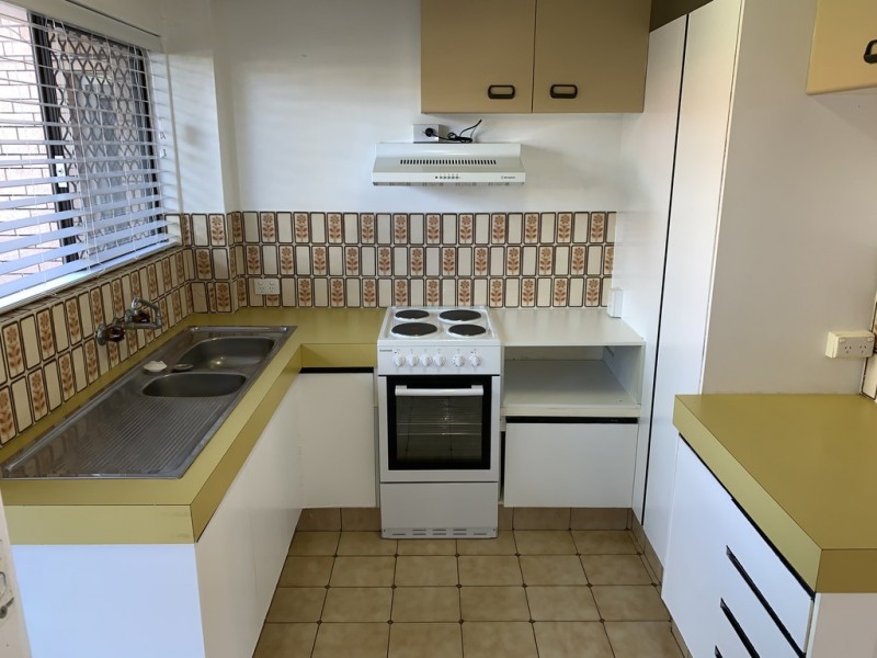 2/14 Christina Court, Mermaid Waters QLD 4218