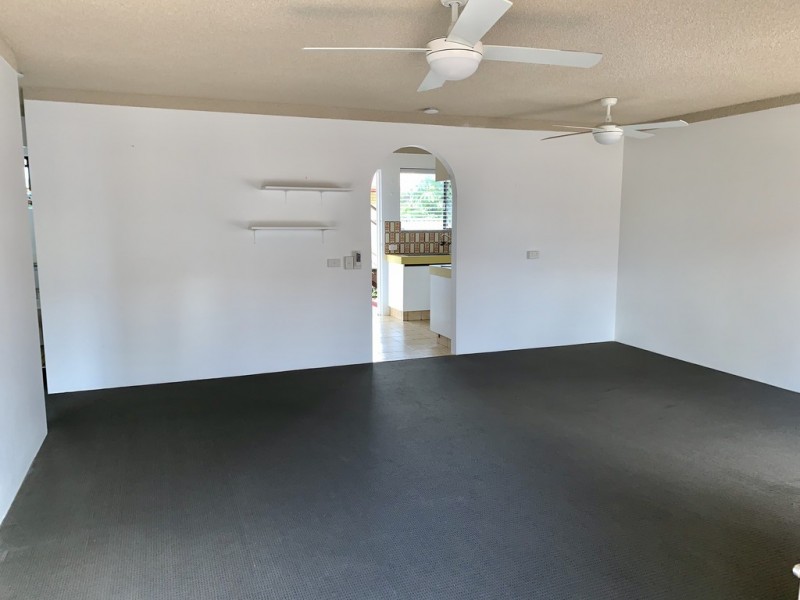 2/14 Christina Court, Mermaid Waters QLD 4218