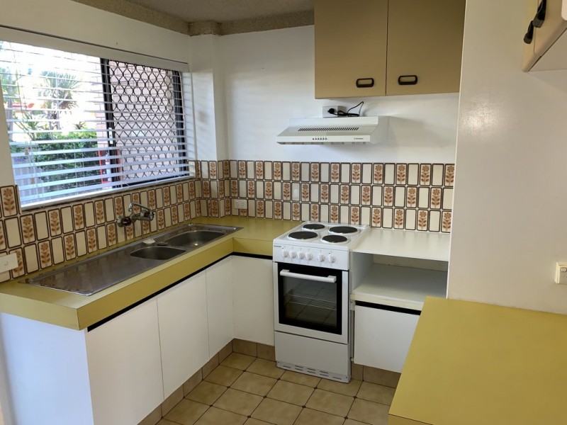 2/14 Christina Court, Mermaid Waters QLD 4218