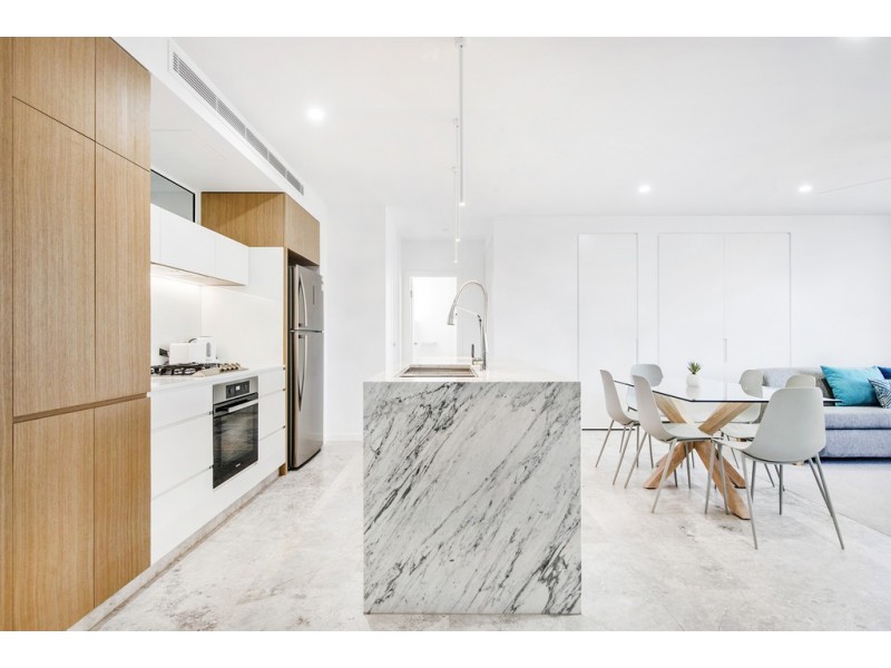 607/95 Old Burleigh Road, Broadbeach QLD 4218