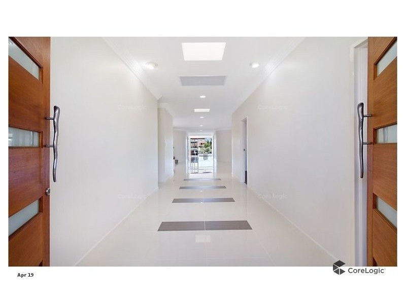 18 Garden Grove, Carrara QLD 4211