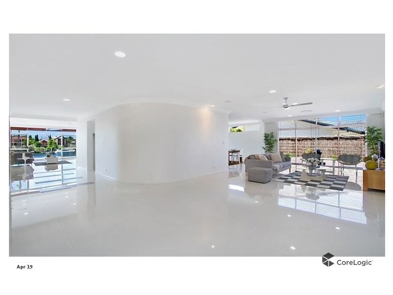 18 Garden Grove, Carrara QLD 4211