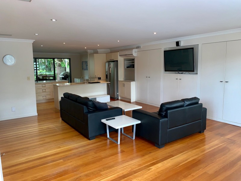 36 Kuranga Avenue, Southport QLD 4215