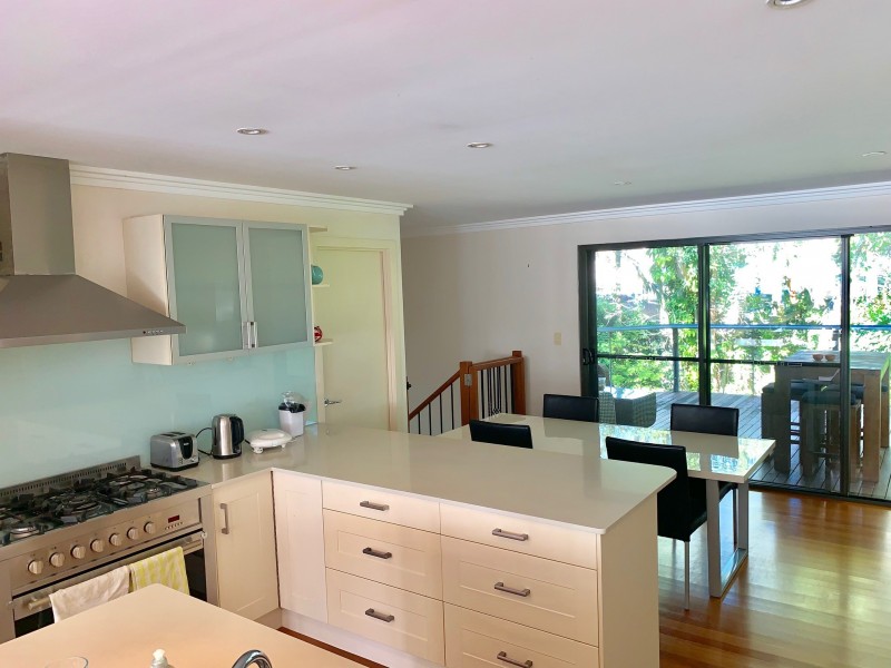 36 Kuranga Avenue, Southport QLD 4215