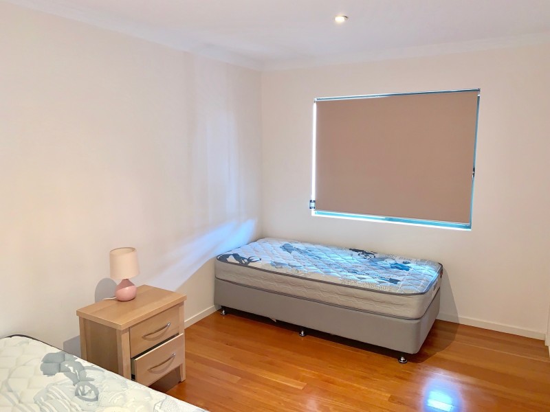 36 Kuranga Avenue, Southport QLD 4215