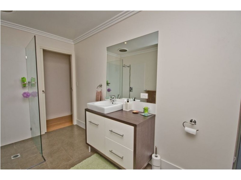 36 Kuranga Avenue, Southport QLD 4215