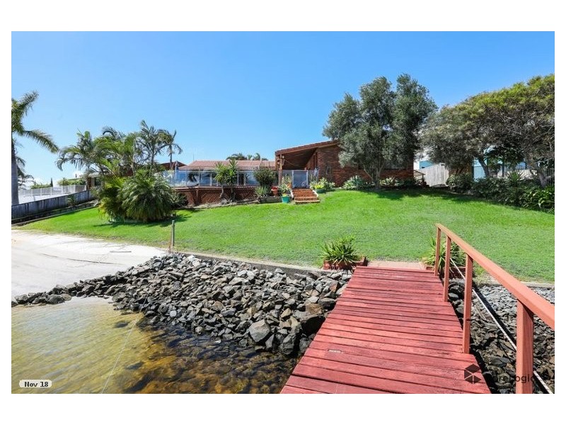 32 Bombala Street, Broadbeach Waters QLD 4218