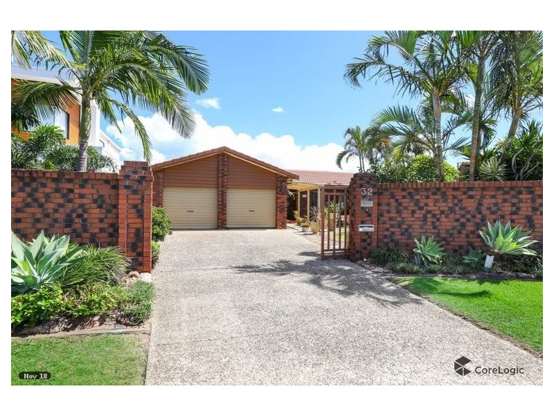 32 Bombala Street, Broadbeach Waters QLD 4218