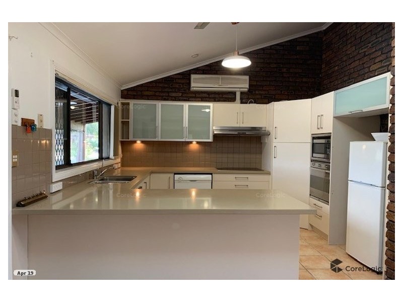 32 Bombala Street, Broadbeach Waters QLD 4218