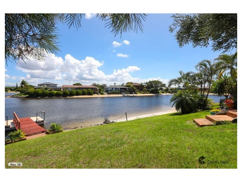 32 Bombala Street, Broadbeach Waters QLD 4218