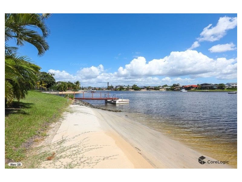 32 Bombala Street, Broadbeach Waters QLD 4218
