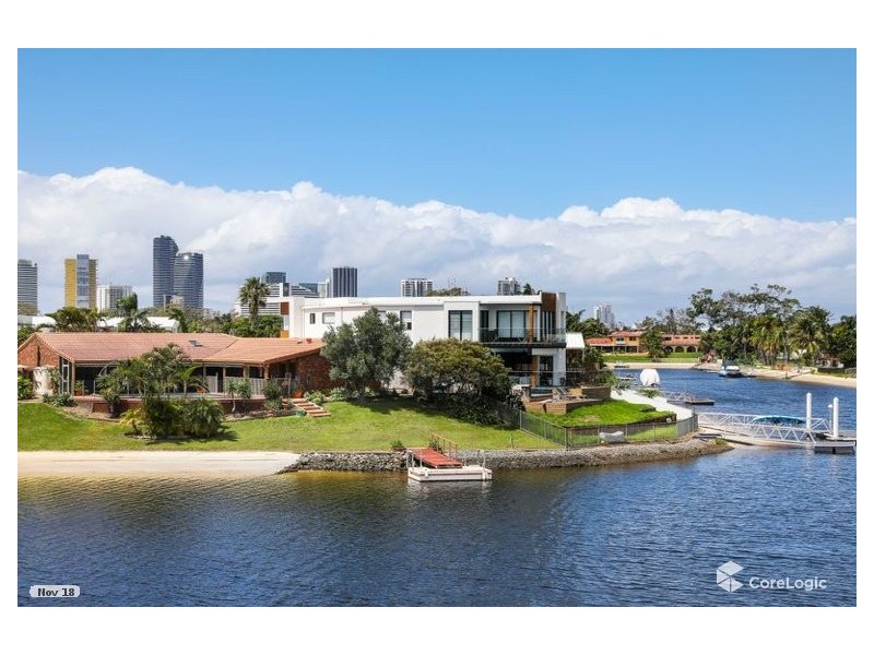 32 Bombala Street, Broadbeach Waters QLD 4218