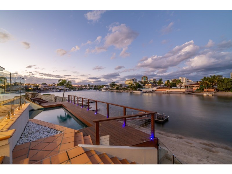 7 Daimler Drive, Bundall QLD 4217