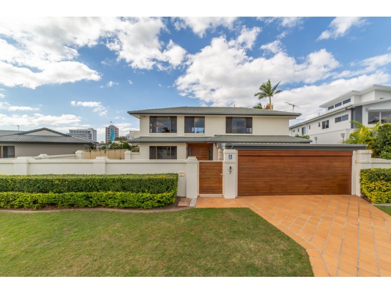 7 Daimler Drive, Bundall QLD 4217