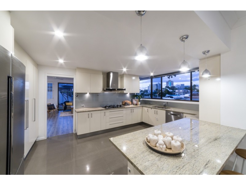 7 Daimler Drive, Bundall QLD 4217