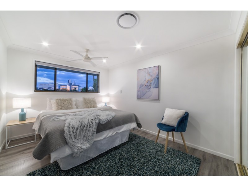 7 Daimler Drive, Bundall QLD 4217