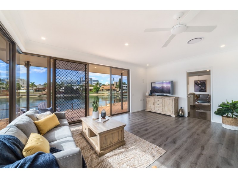 7 Daimler Drive, Bundall QLD 4217