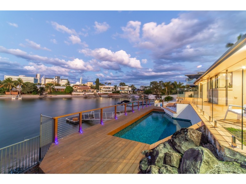 7 Daimler Drive, Bundall QLD 4217