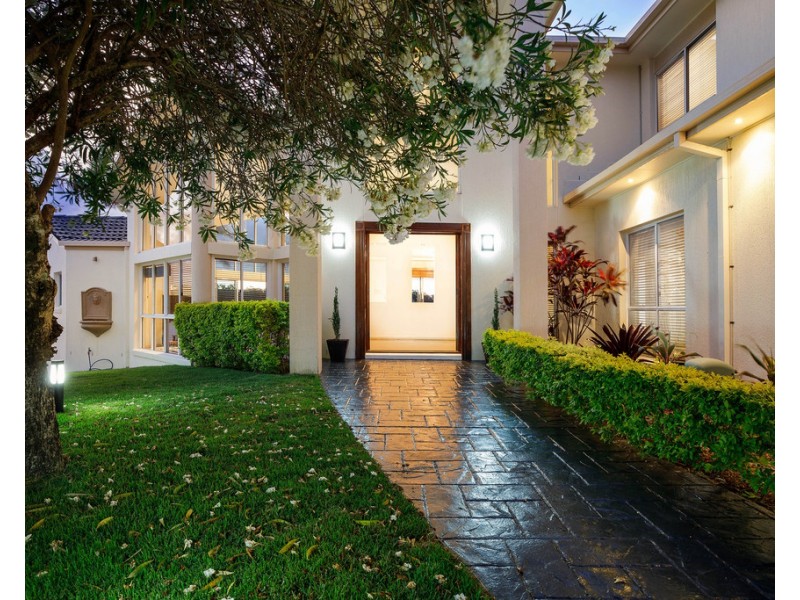 82 Montevideo Drive, Clear Island Waters QLD 4226