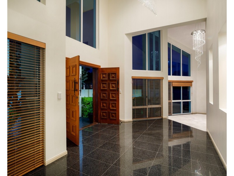 82 Montevideo Drive, Clear Island Waters QLD 4226