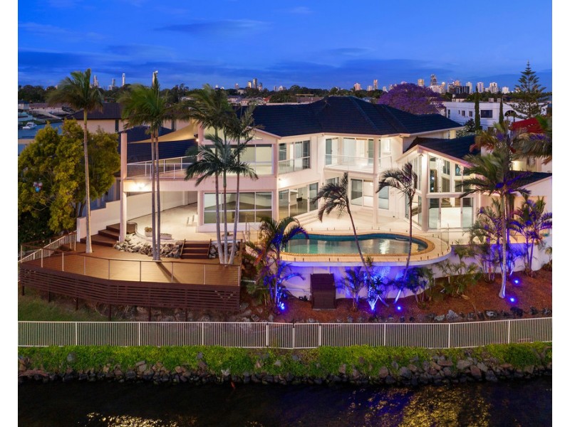 82 Montevideo Drive, Clear Island Waters QLD 4226