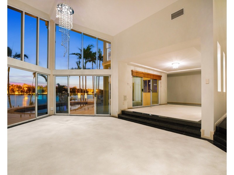 82 Montevideo Drive, Clear Island Waters QLD 4226