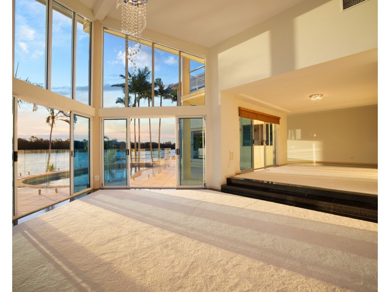 82 Montevideo Drive, Clear Island Waters QLD 4226