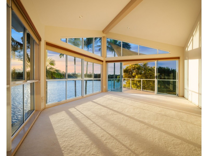 82 Montevideo Drive, Clear Island Waters QLD 4226