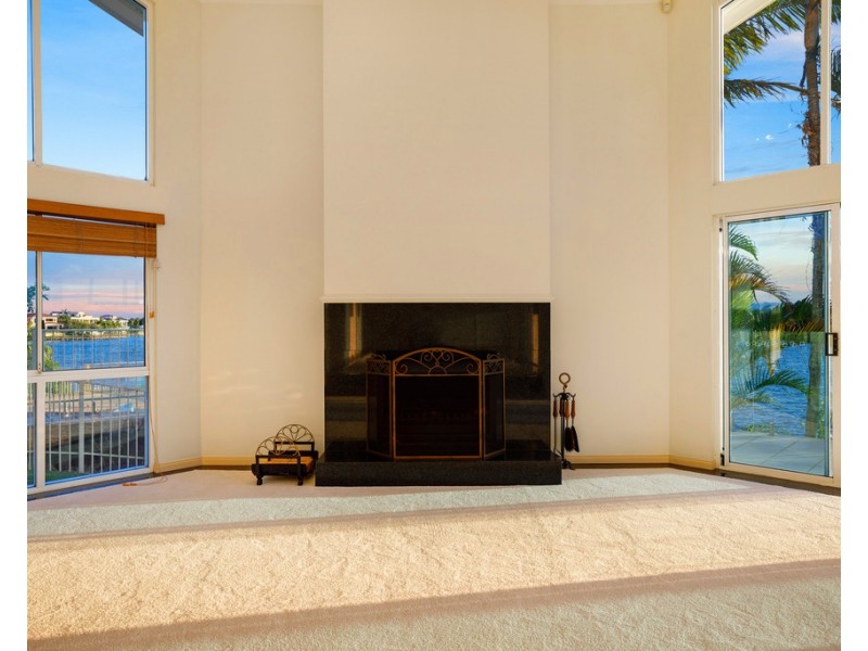 82 Montevideo Drive, Clear Island Waters QLD 4226