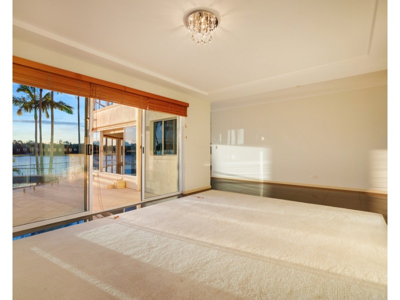 82 Montevideo Drive, Clear Island Waters QLD 4226