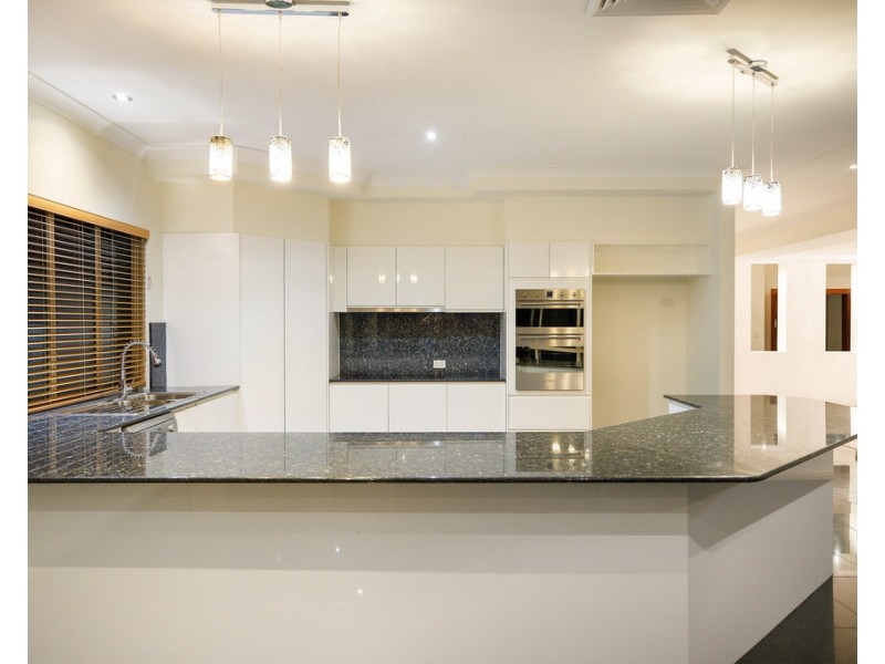 82 Montevideo Drive, Clear Island Waters QLD 4226