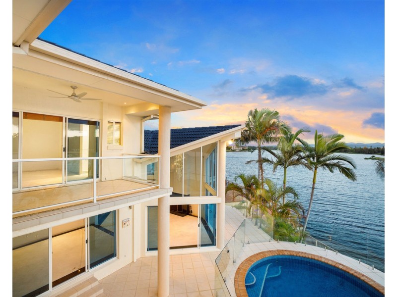 82 Montevideo Drive, Clear Island Waters QLD 4226