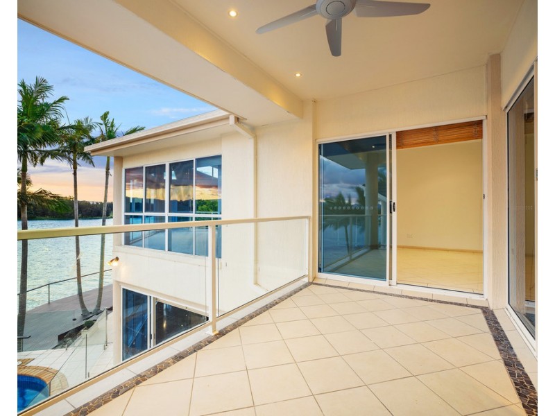 82 Montevideo Drive, Clear Island Waters QLD 4226