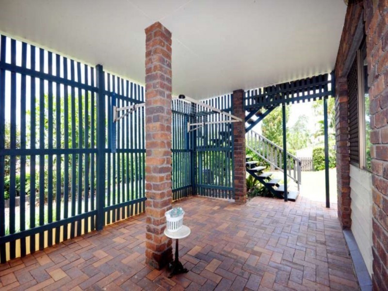 4 Summit Crescent, Carrara QLD 4211