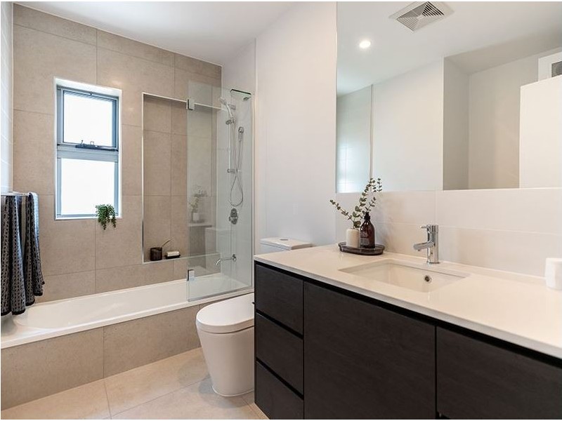 35 Sunray Street, Robina QLD 4226