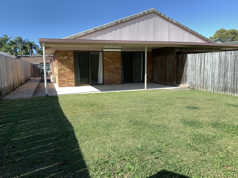 2/148 Kumbari Ave, Labrador QLD 4215