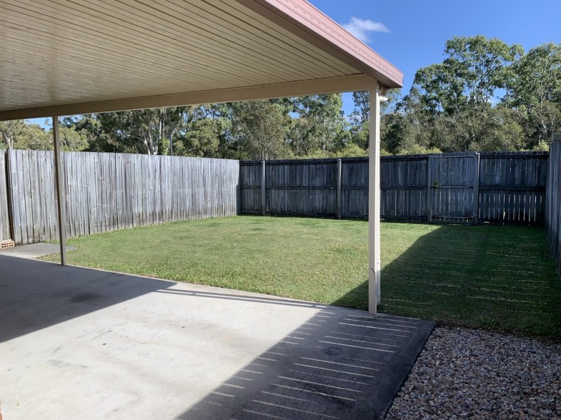 2/148 Kumbari Ave, Labrador QLD 4215