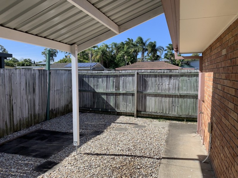 2/148 Kumbari Ave, Labrador QLD 4215